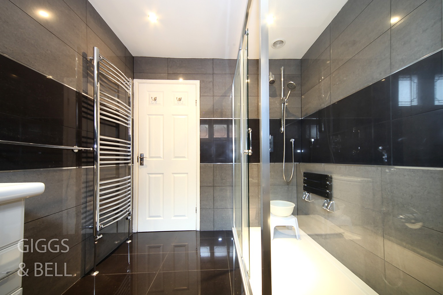 5 bed detached house for sale in Sunset Drive, Luton  - Property Image 12