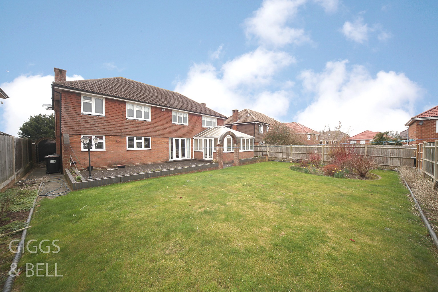 5 bed detached house for sale in Sunset Drive, Luton 28