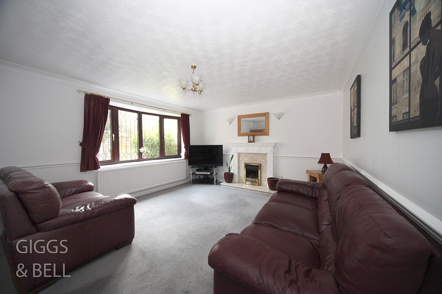 4 bed detached house for sale in Copthorne 2