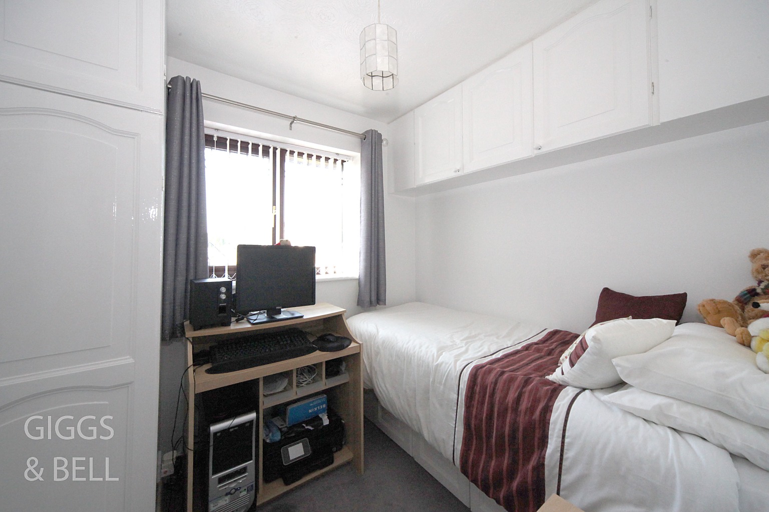 4 bed detached house for sale in Copthorne 16