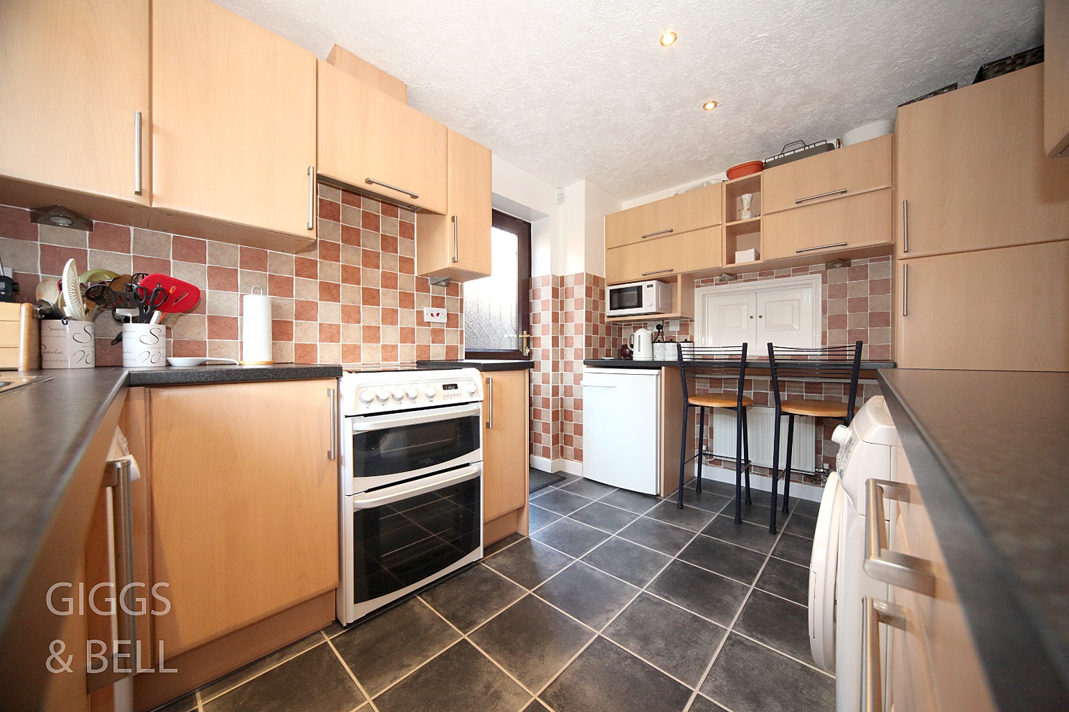 4 bed detached house for sale in Copthorne 5