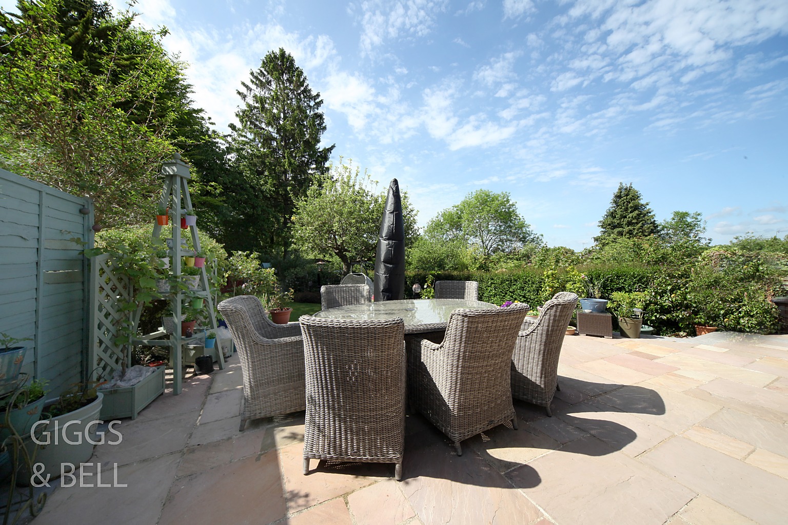 3 bed semi-detached house for sale in Knoll Rise, Luton 18