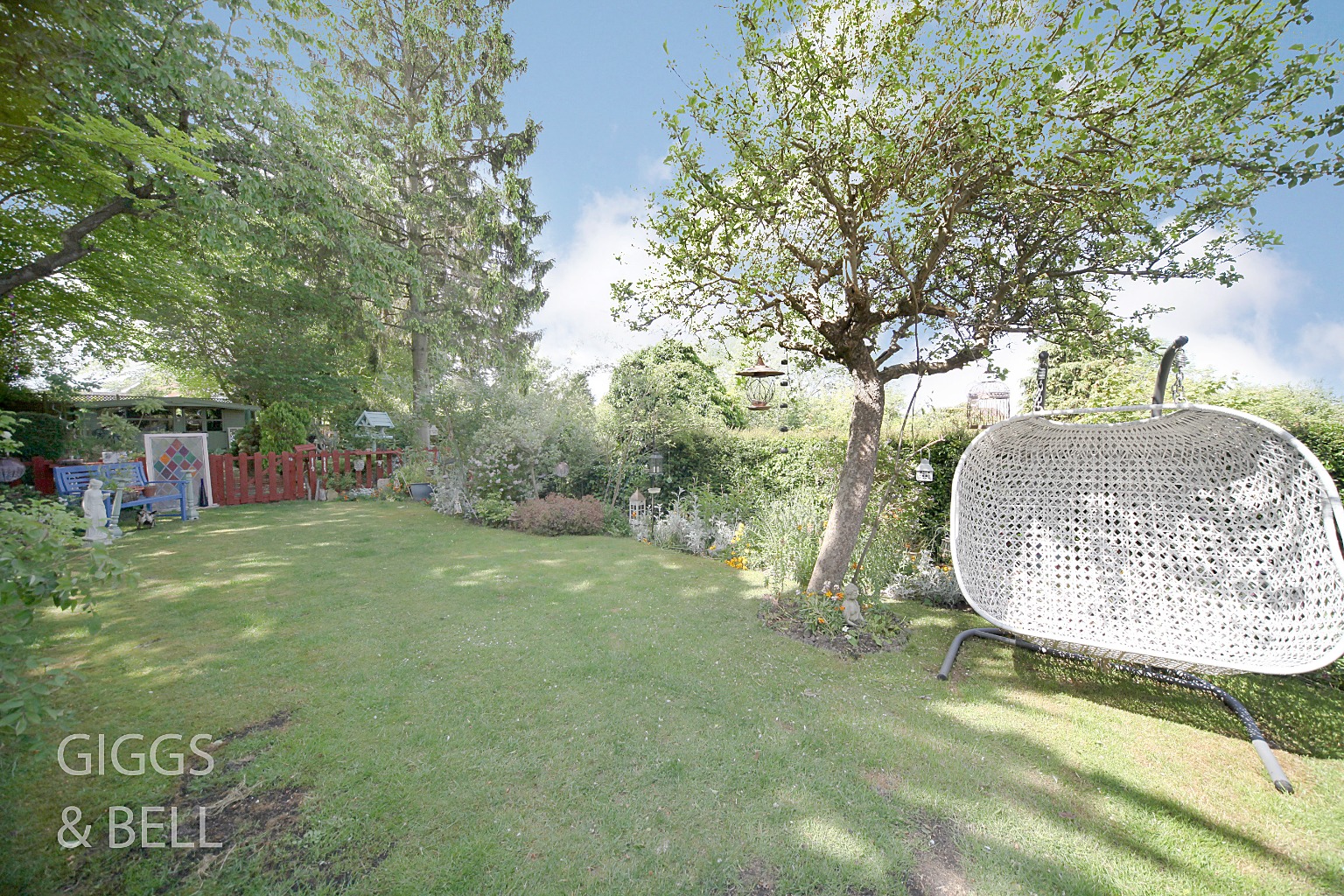 3 bed semi-detached house for sale in Knoll Rise, Luton  - Property Image 21