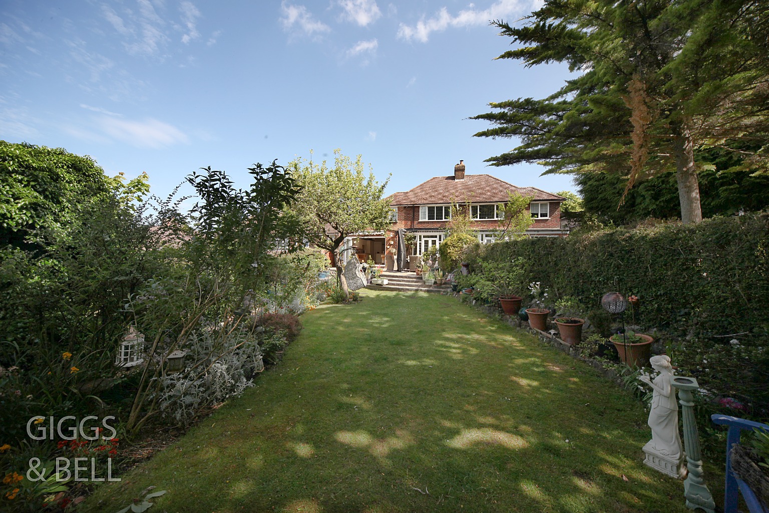 3 bed semi-detached house for sale in Knoll Rise, Luton  - Property Image 23