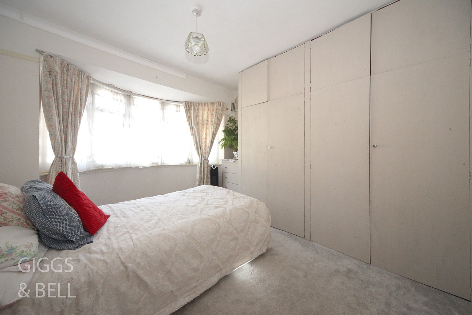 3 bed terraced house for sale in Chester Avenue 11