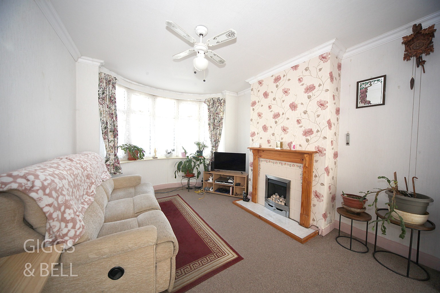 3 bed terraced house for sale in Chester Avenue 2