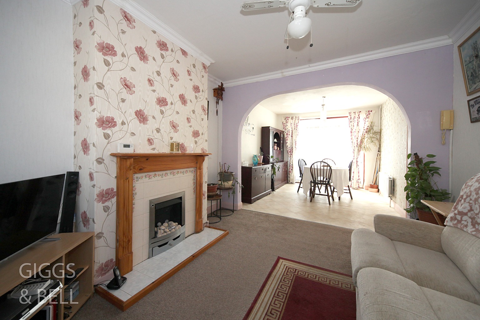 3 bed terraced house for sale in Chester Avenue 1