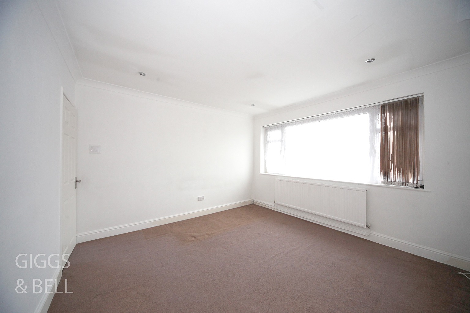 2 bed maisonette for sale in Fair Oak Drive, Luton 1