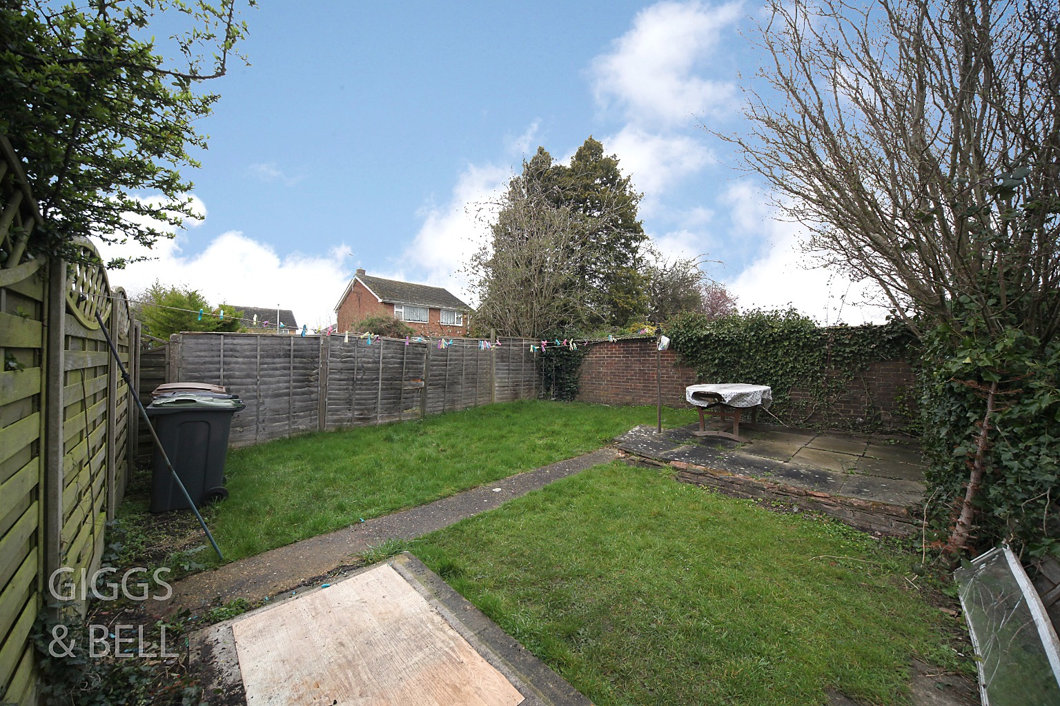 2 bed maisonette for sale in Fair Oak Drive, Luton  - Property Image 13