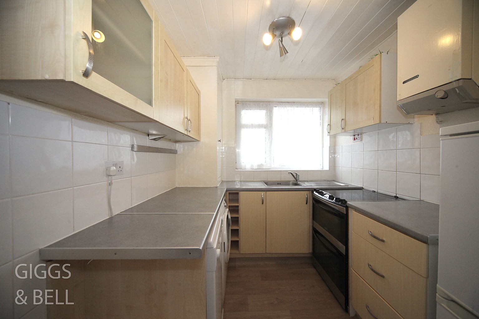 2 bed maisonette for sale in Fair Oak Drive, Luton 4