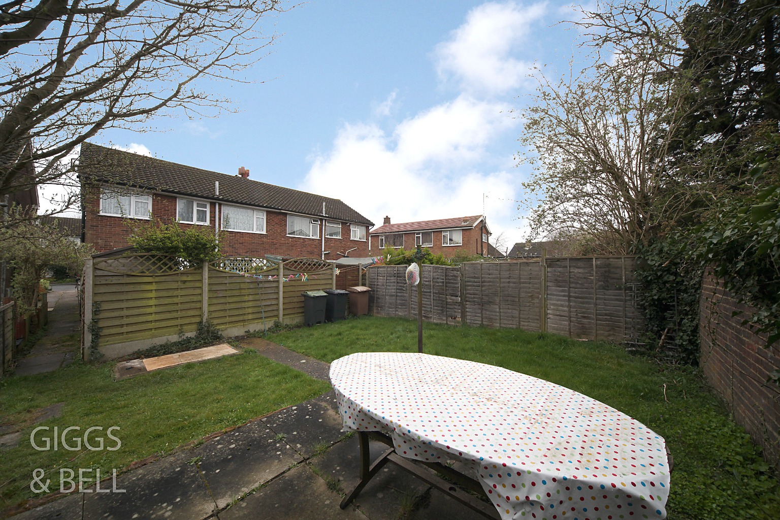 2 bed maisonette for sale in Fair Oak Drive, Luton 13
