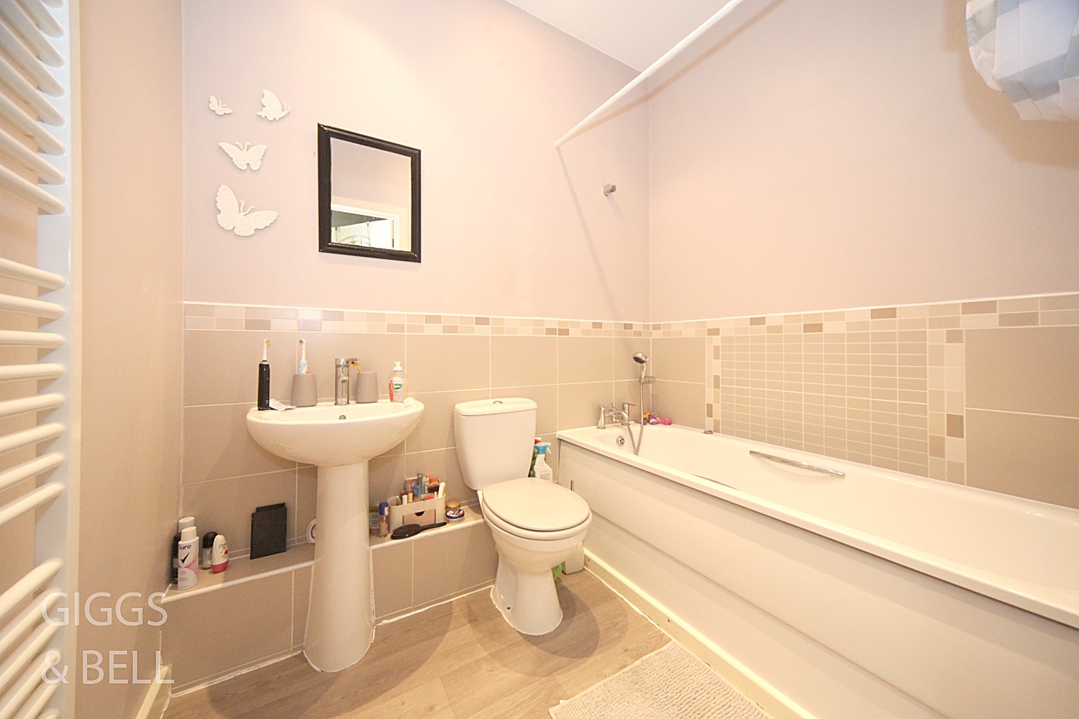 2 bed flat for sale in Holly Street  - Property Image 8