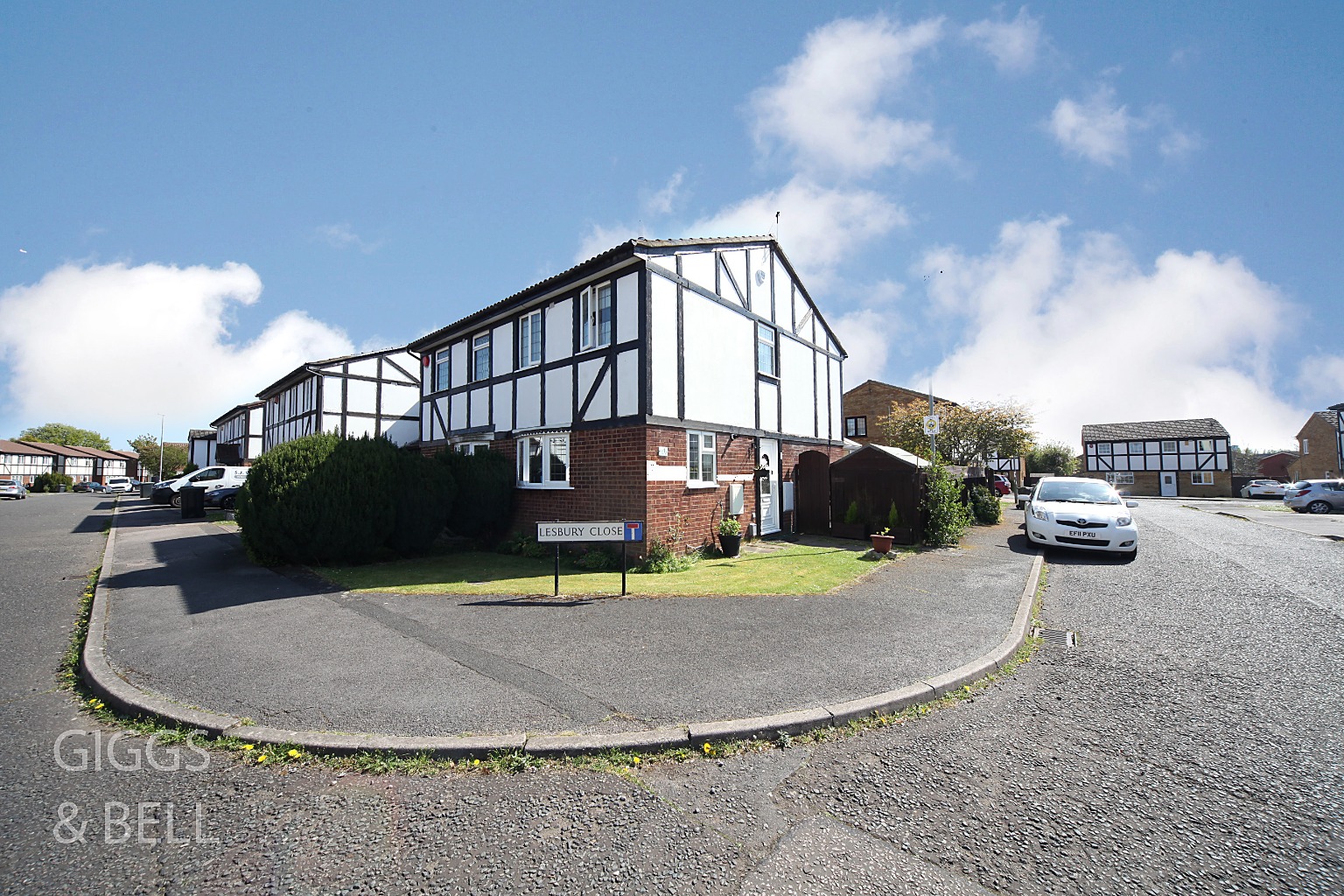 2 bed semi-detached house for sale in Lesbury Close, Luton 1