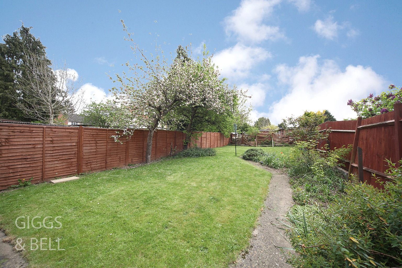 3 bed semi-detached house for sale in St Ethelbert Avenue, Luton  - Property Image 19