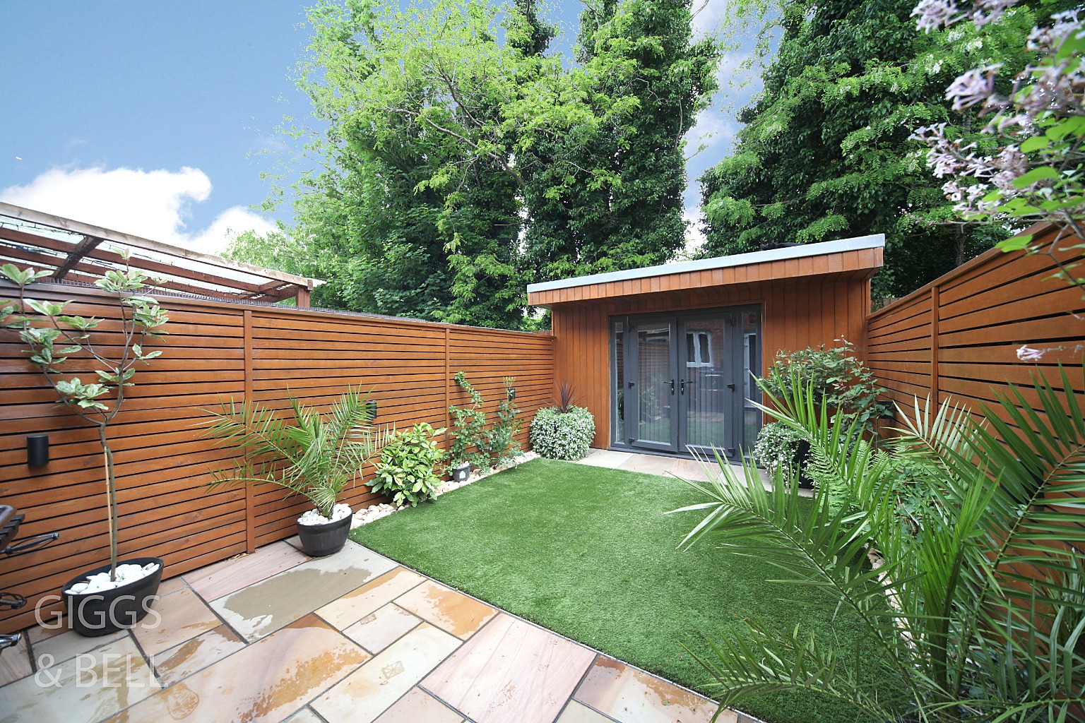 2 bed terraced house for sale in Guardian Way, Luton 18