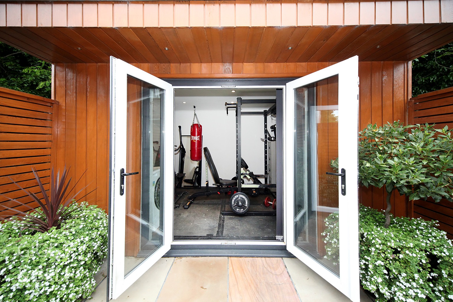 2 bed terraced house for sale in Guardian Way, Luton 16