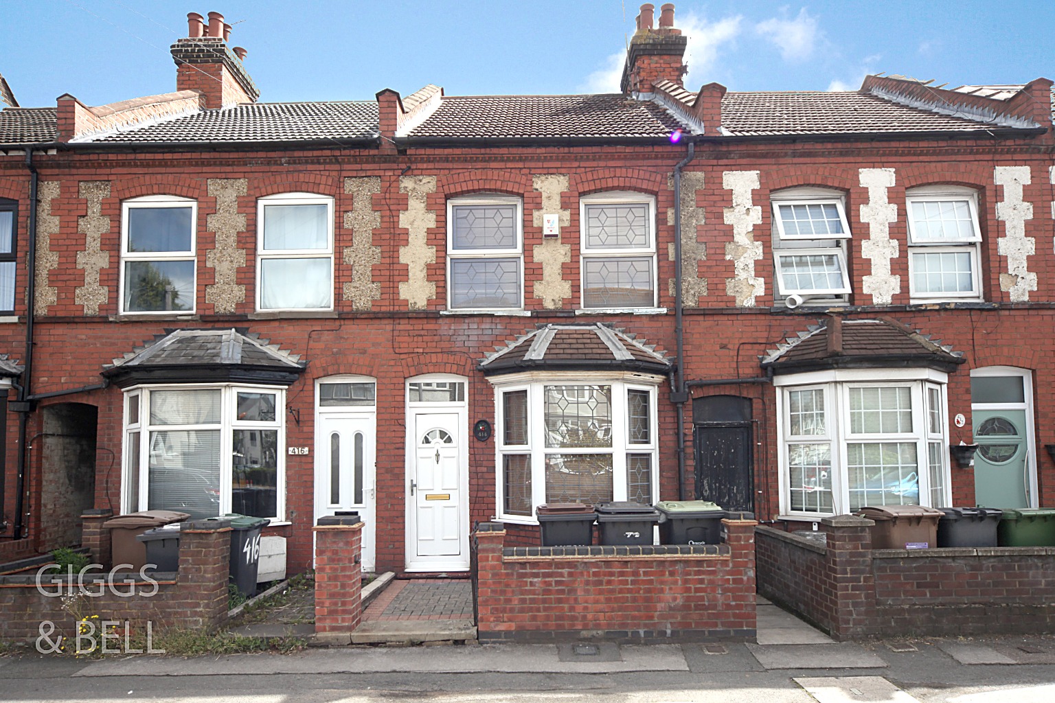 2 bed terraced house for sale in Hitchin Road, Luton  - Property Image 1