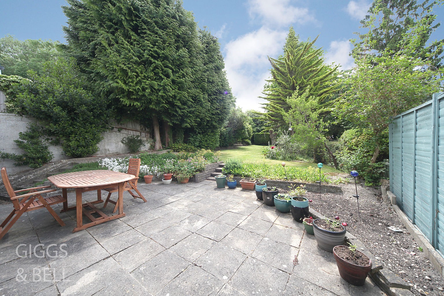 3 bed semi-detached house for sale in Knoll Rise, Luton 20