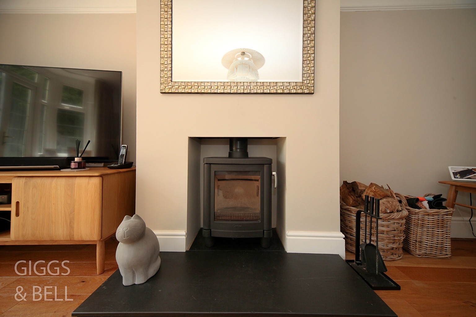 3 bed semi-detached house for sale in Knoll Rise, Luton 4