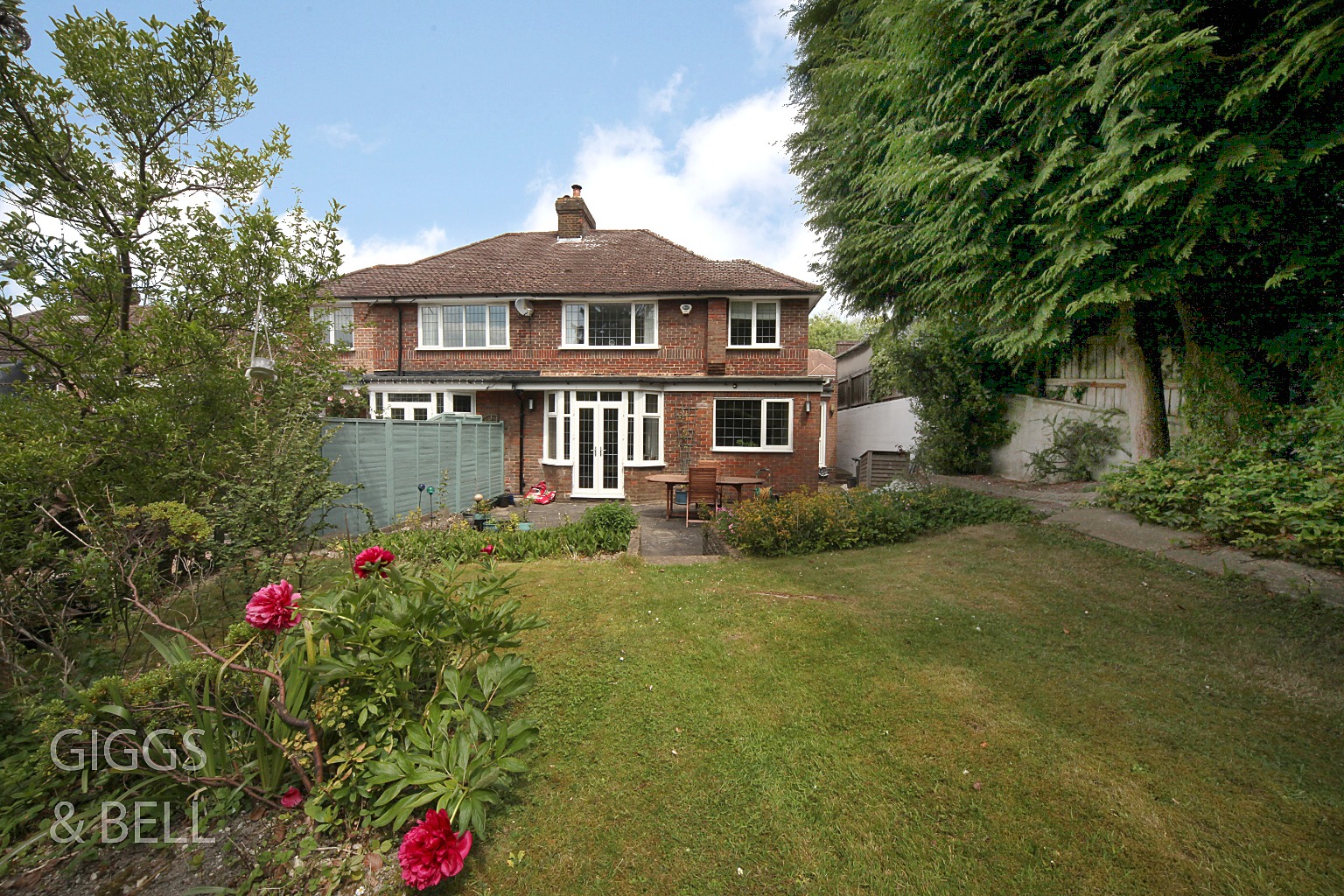 3 bed semi-detached house for sale in Knoll Rise, Luton  - Property Image 26