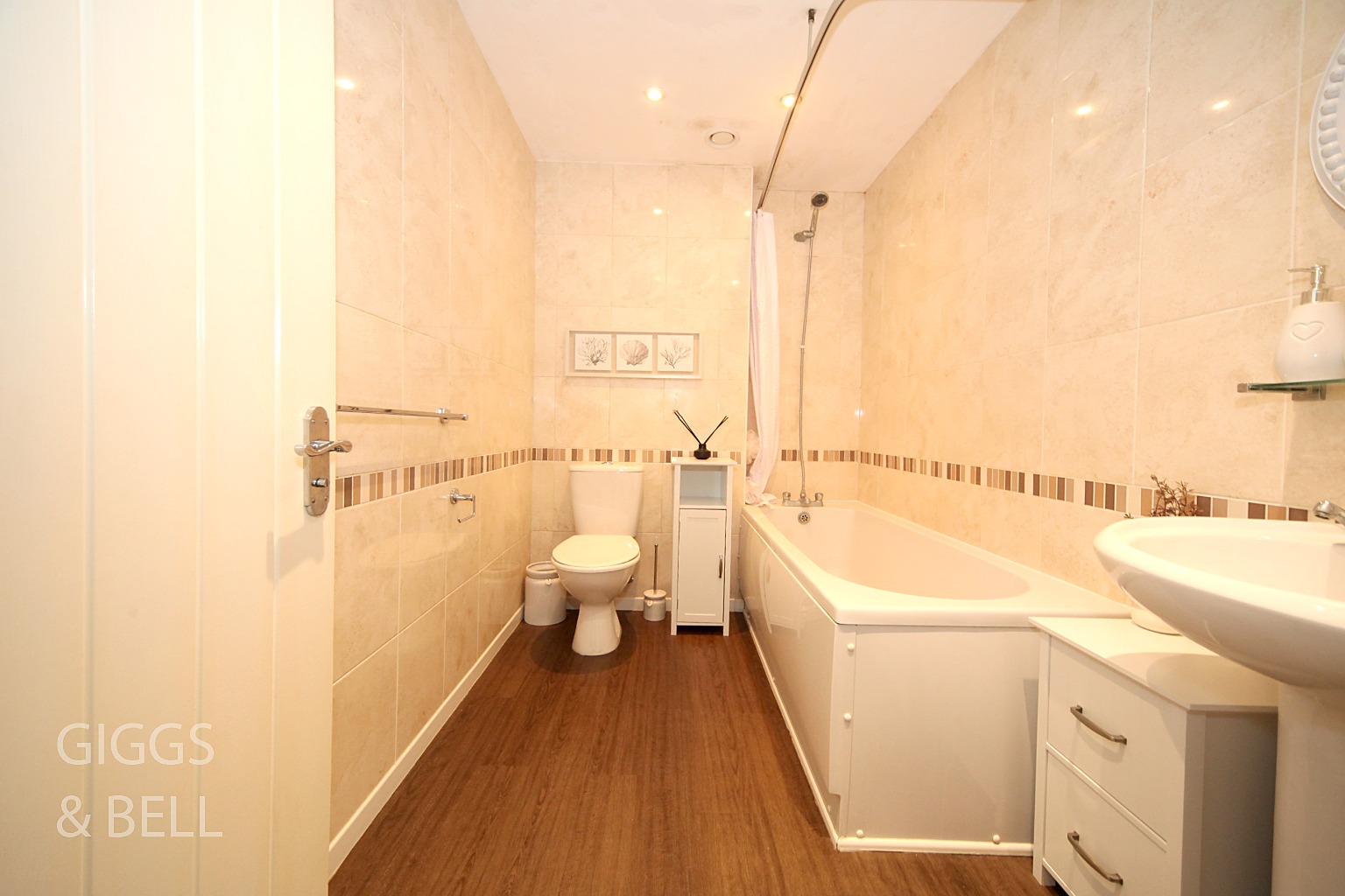 2 bed end of terrace house for sale in Fermor Crescent, Luton  - Property Image 18