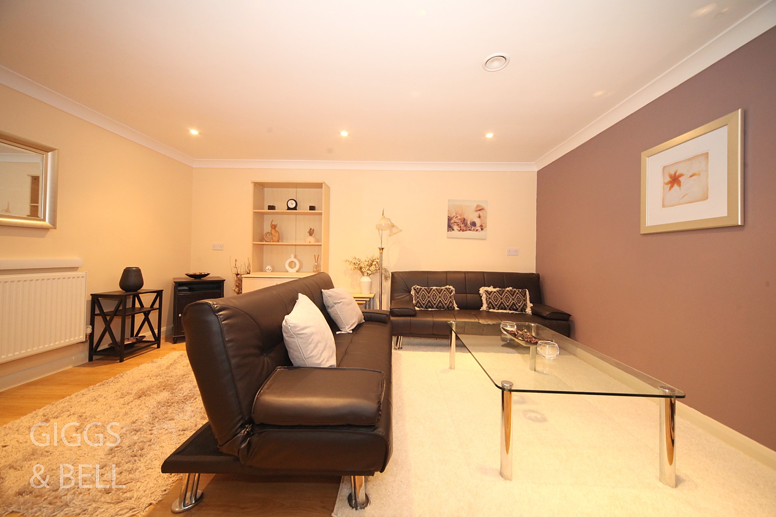 2 bed end of terrace house for sale in Fermor Crescent, Luton  - Property Image 7