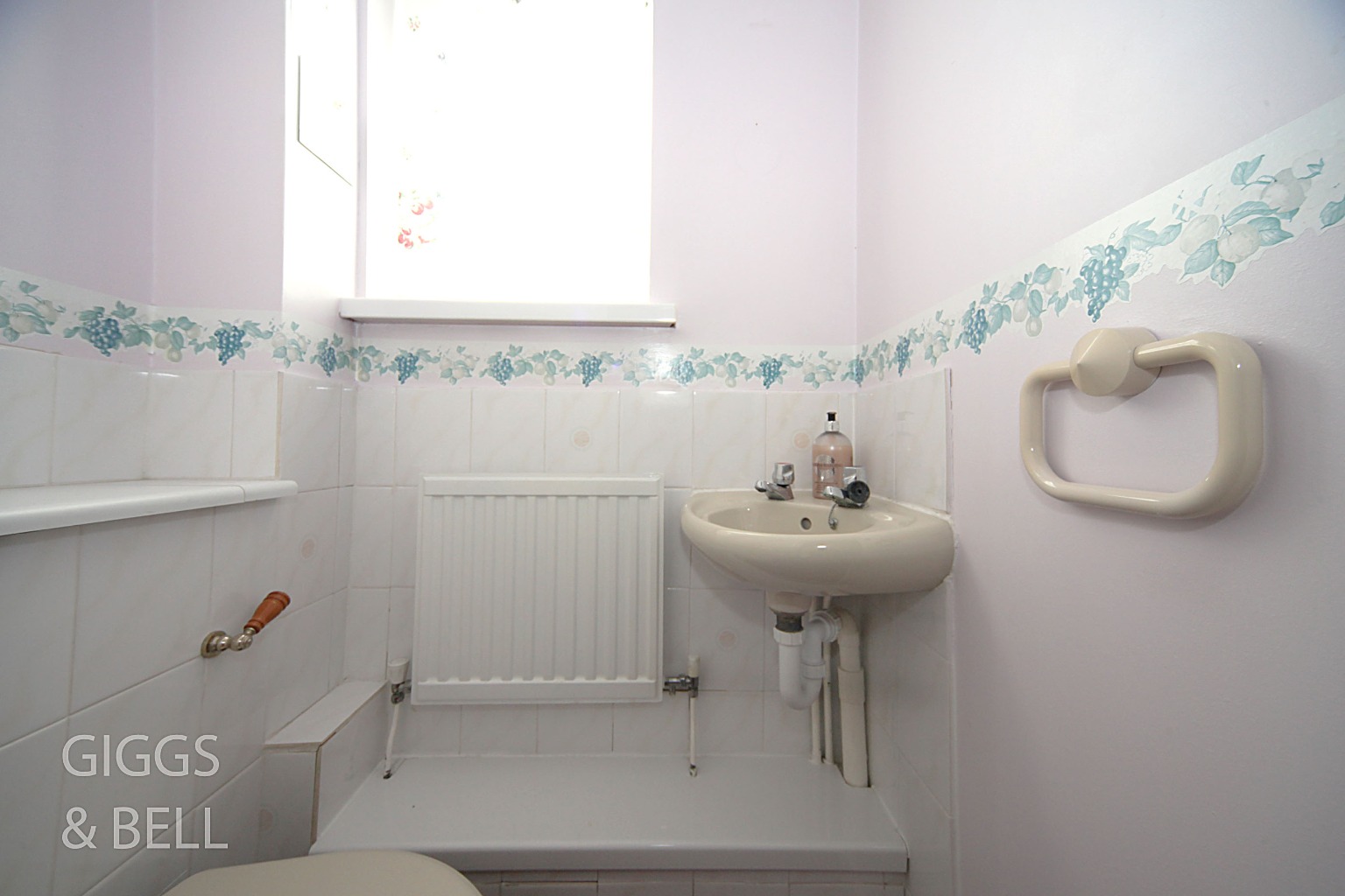 3 bed detached house for sale in Thetford Gardens, Luton  - Property Image 14