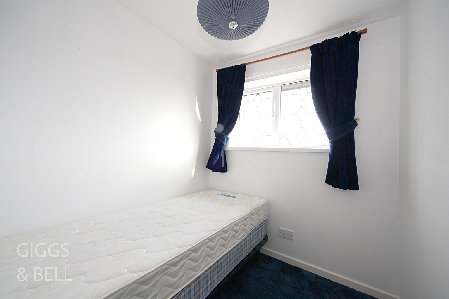 3 bed detached house for sale in Thetford Gardens, Luton  - Property Image 19