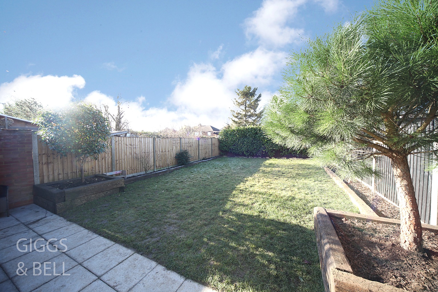 2 bed semi-detached house for sale in Rowelfield, Luton 13