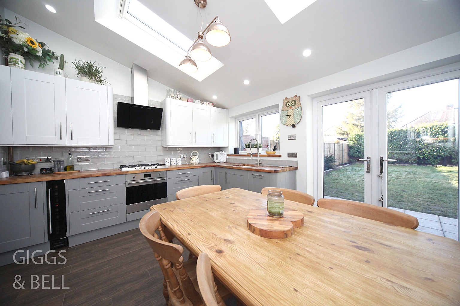 2 bed semi-detached house for sale in Rowelfield, Luton  - Property Image 7