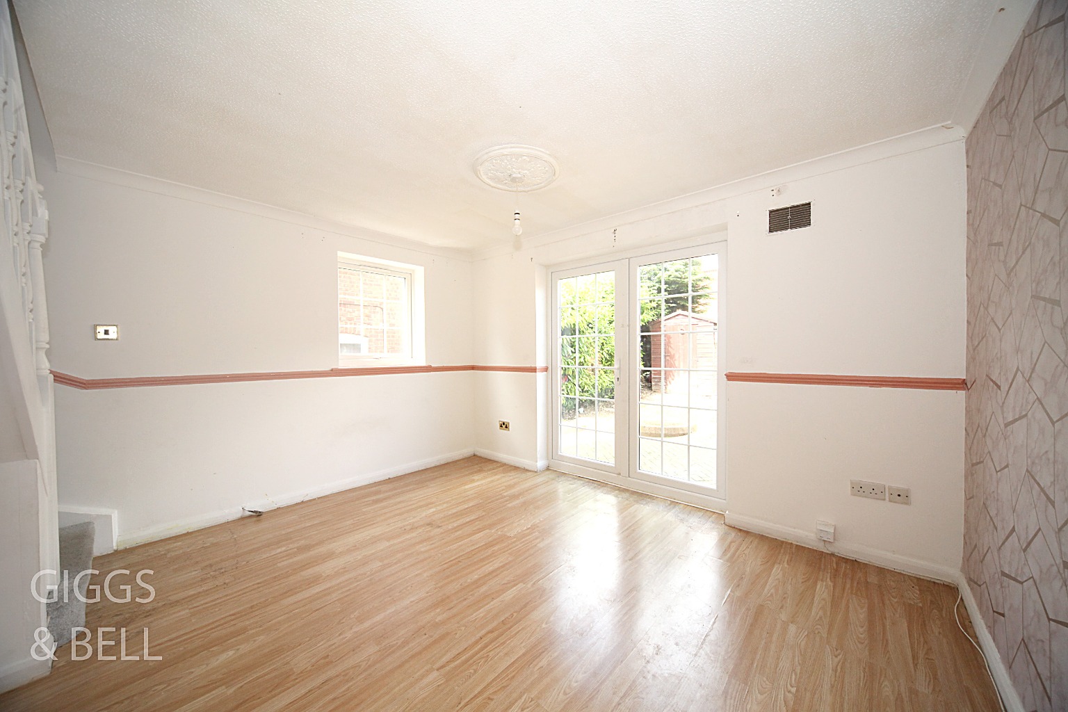 2 bed semi-detached house for sale in Felton Close, Luton 2