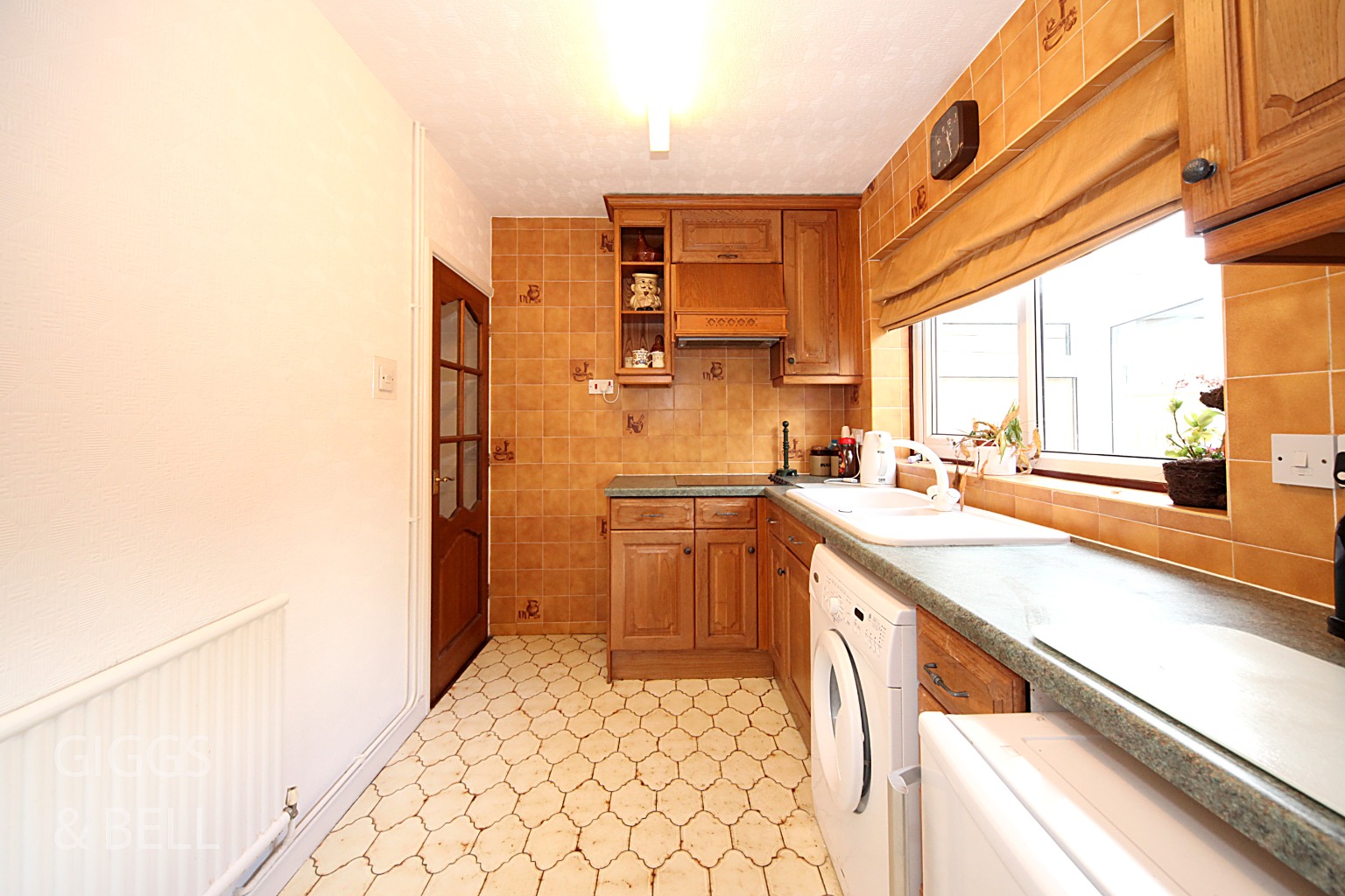 2 bed bungalow for sale in Deep Denes, Luton 6