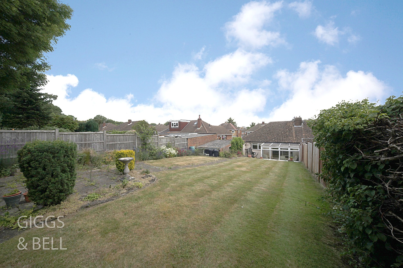 2 bed bungalow for sale in Deep Denes, Luton 17