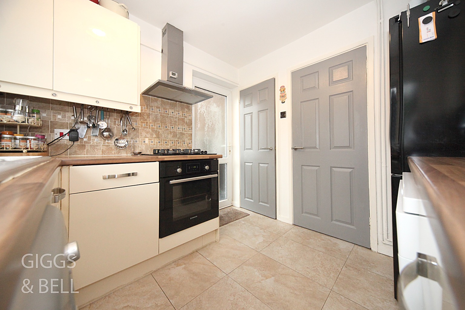 3 bed semi-detached house for sale in Brompton Close 9