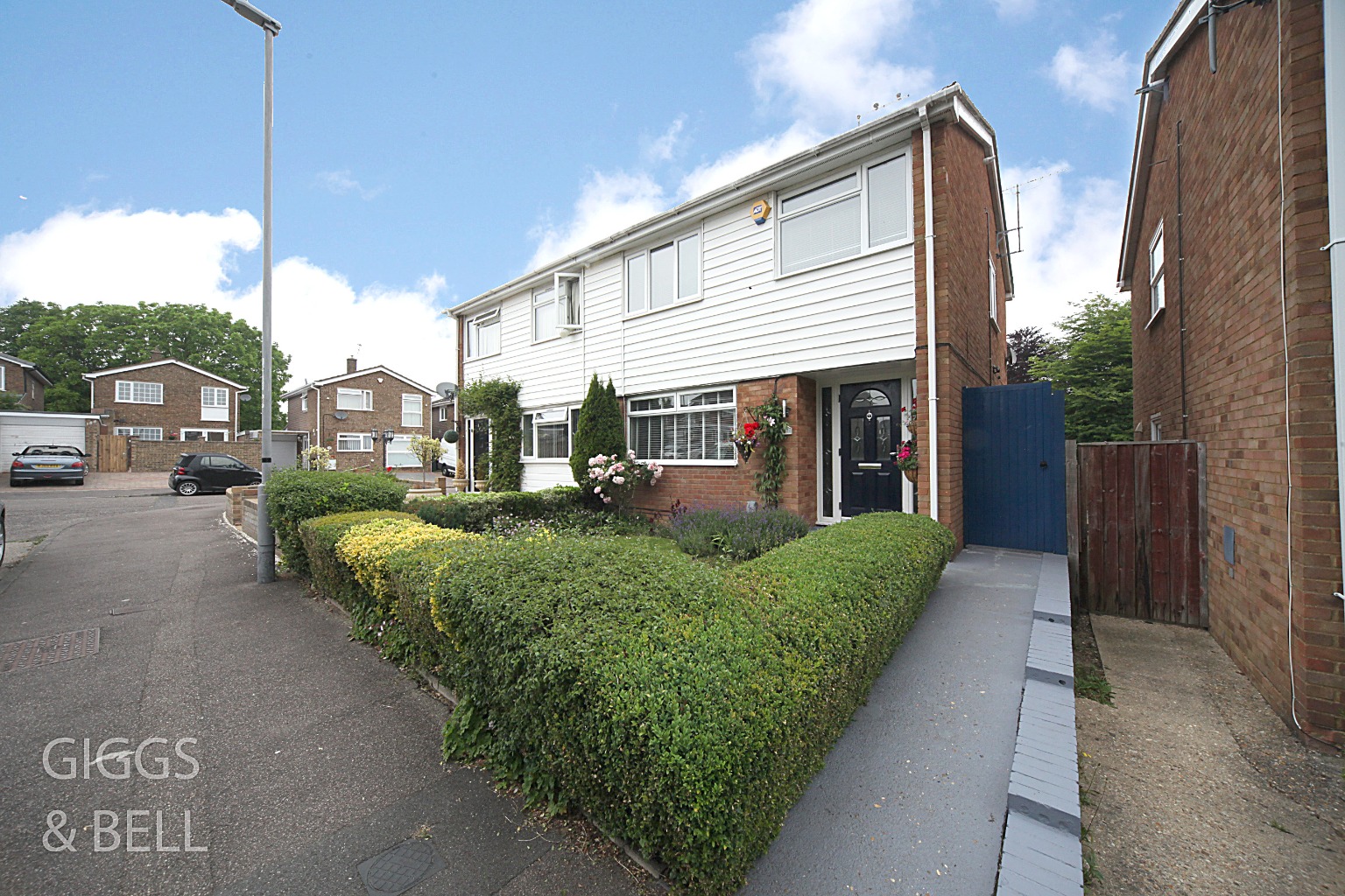 3 bed semi-detached house for sale in Brompton Close  - Property Image 1
