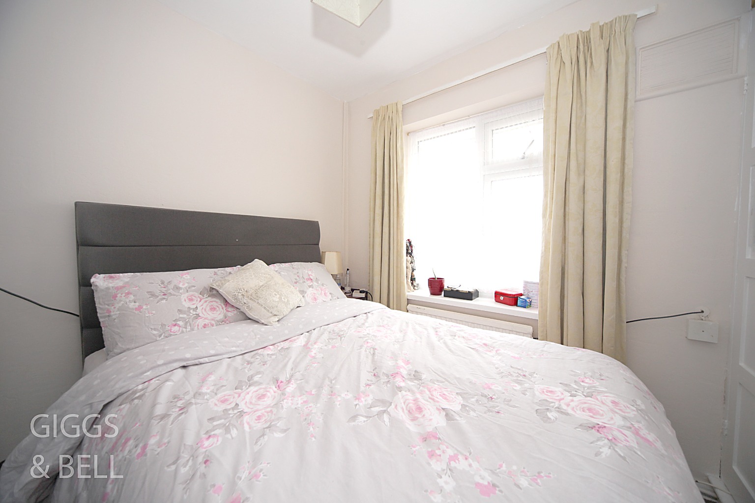 3 bed semi-detached house for sale in Hanswick Close, Luton  - Property Image 14