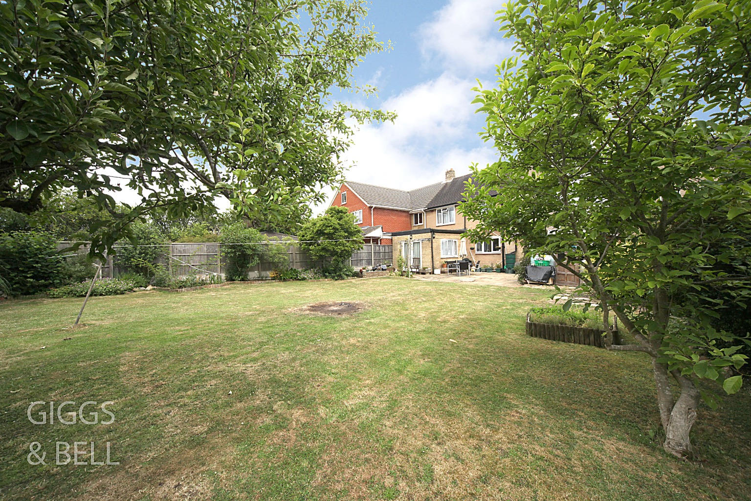 3 bed semi-detached house for sale in Hanswick Close, Luton  - Property Image 19