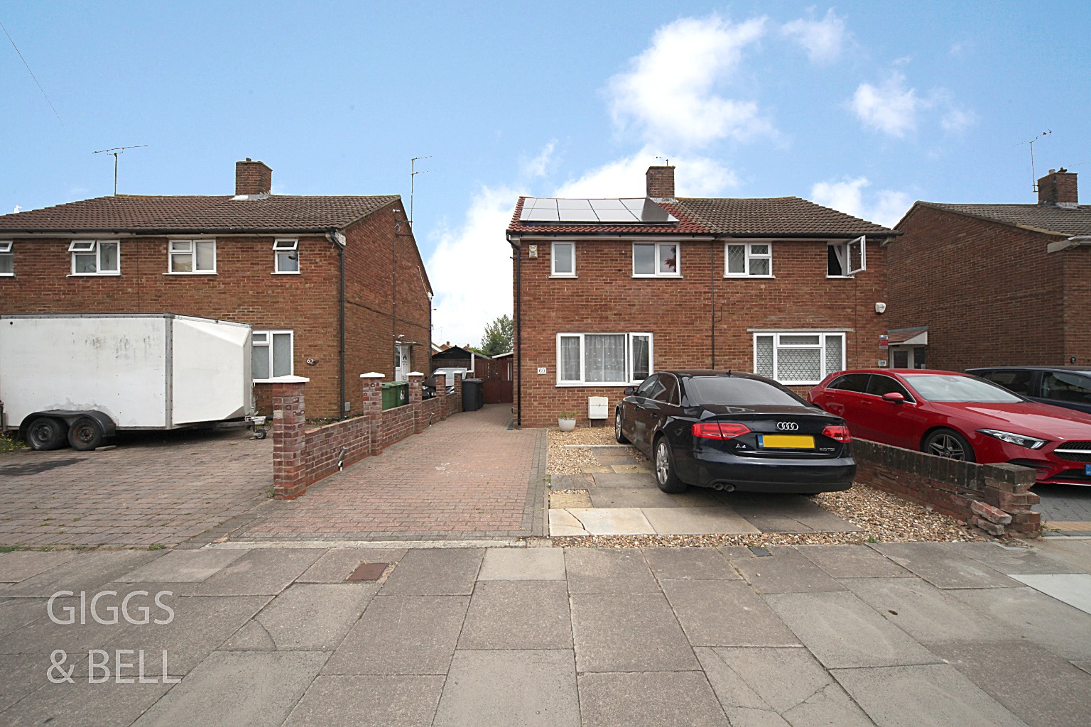 3 bed semi-detached house for sale in Lalleford Road, Luton - Property Image 1