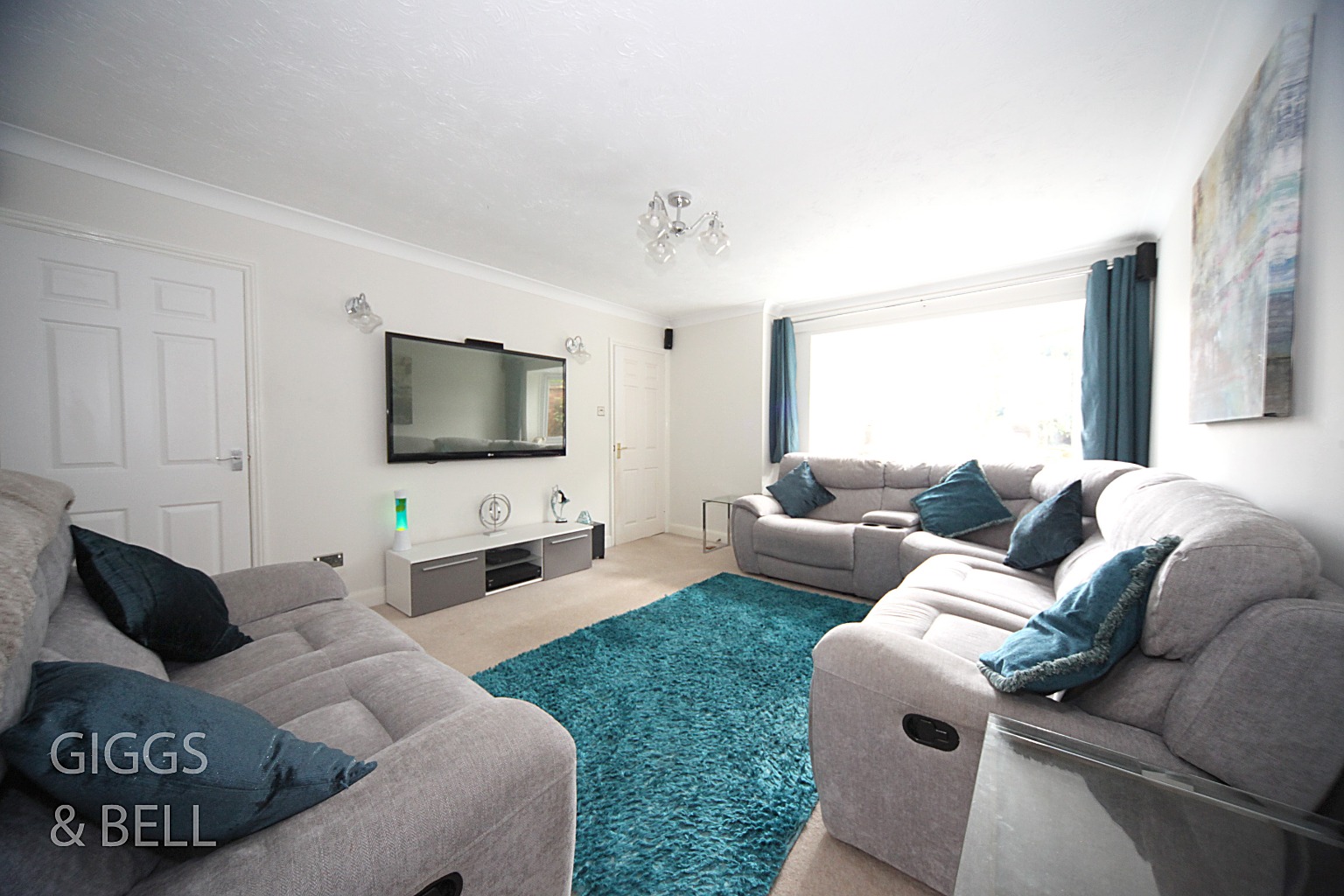 4 bed detached house for sale in Reedsdale, Luton 1