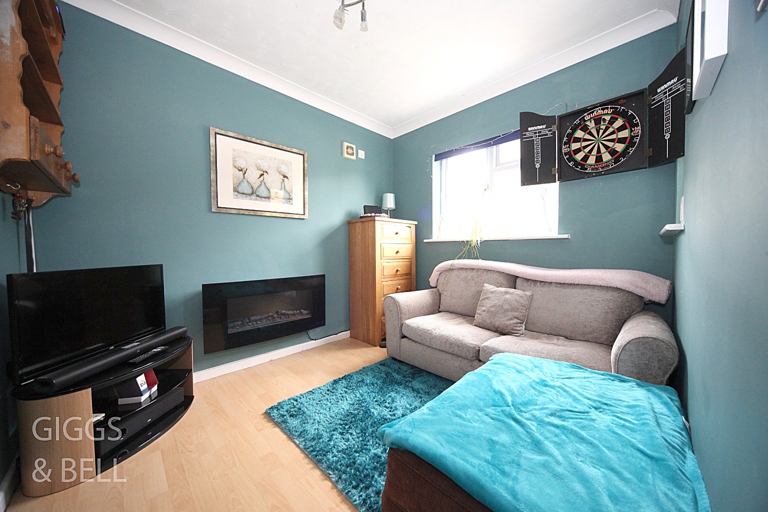 4 bed detached house for sale in Reedsdale, Luton 3