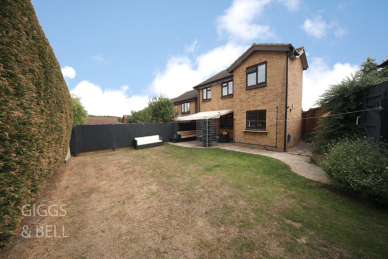 4 bed detached house for sale in Reedsdale, Luton 21