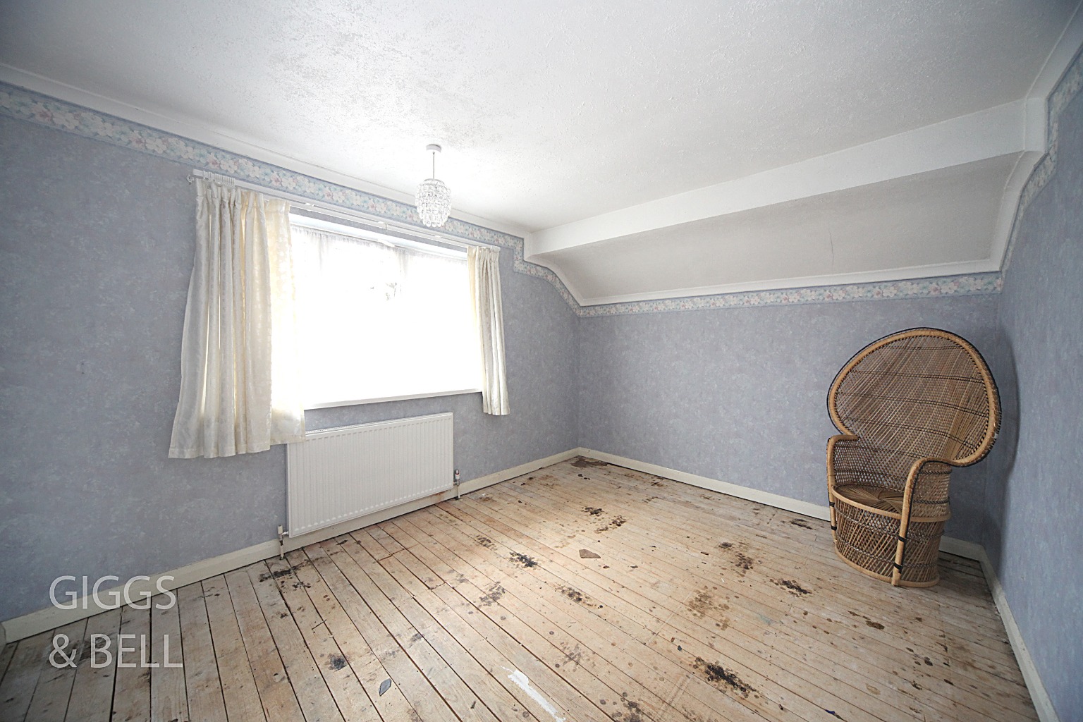 4 bed semi-detached house for sale in Curlew Road, Luton  - Property Image 13