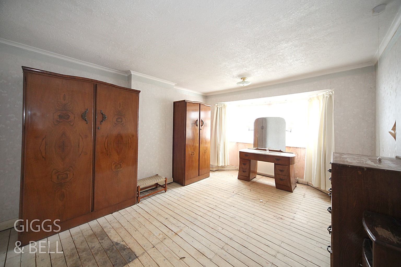 4 bed semi-detached house for sale in Curlew Road, Luton 11