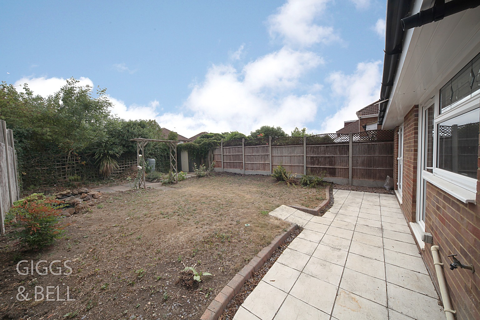 4 bed semi-detached house for sale in Curlew Road, Luton 21