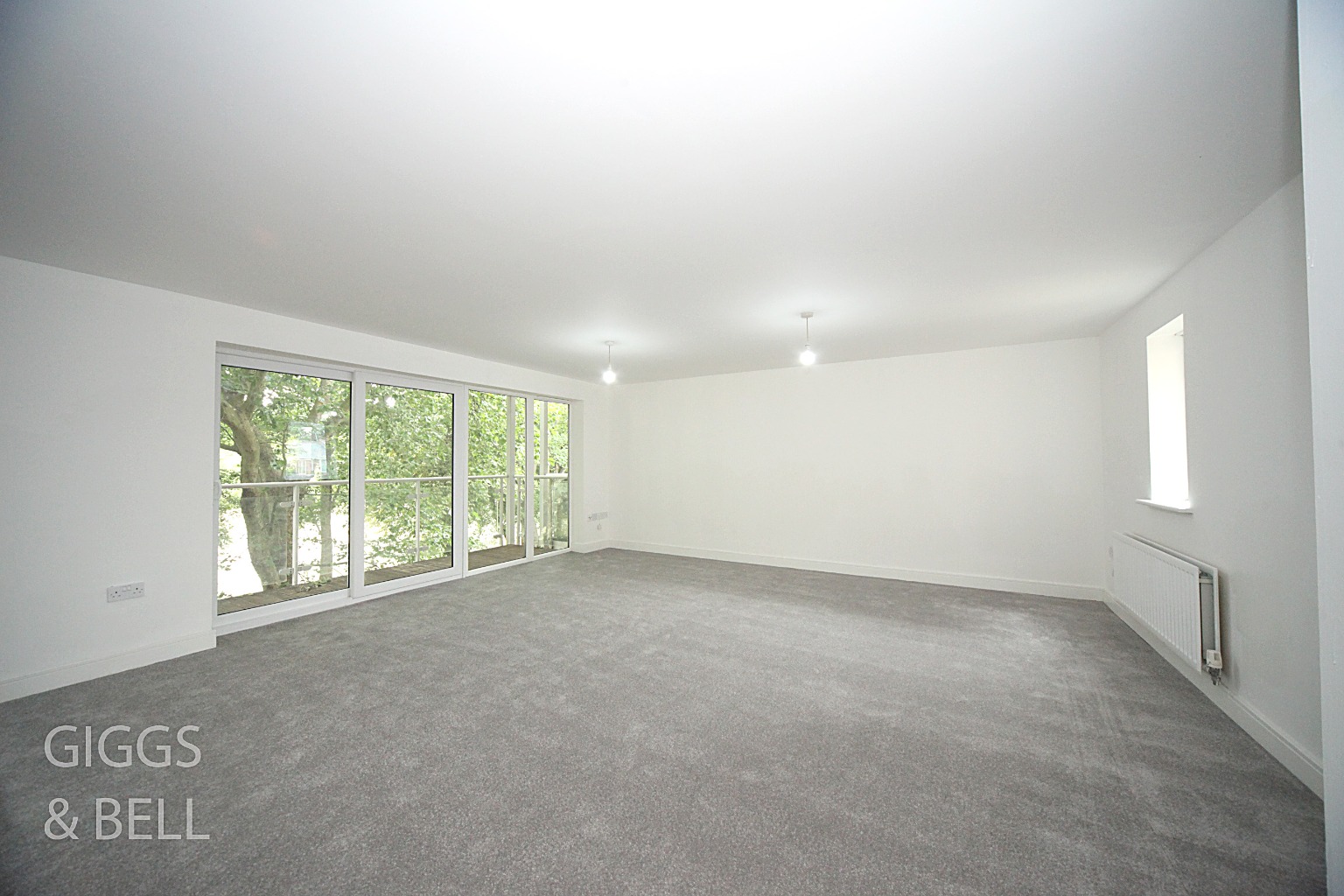 2 bed flat for sale in Primrose Close, Luton 2