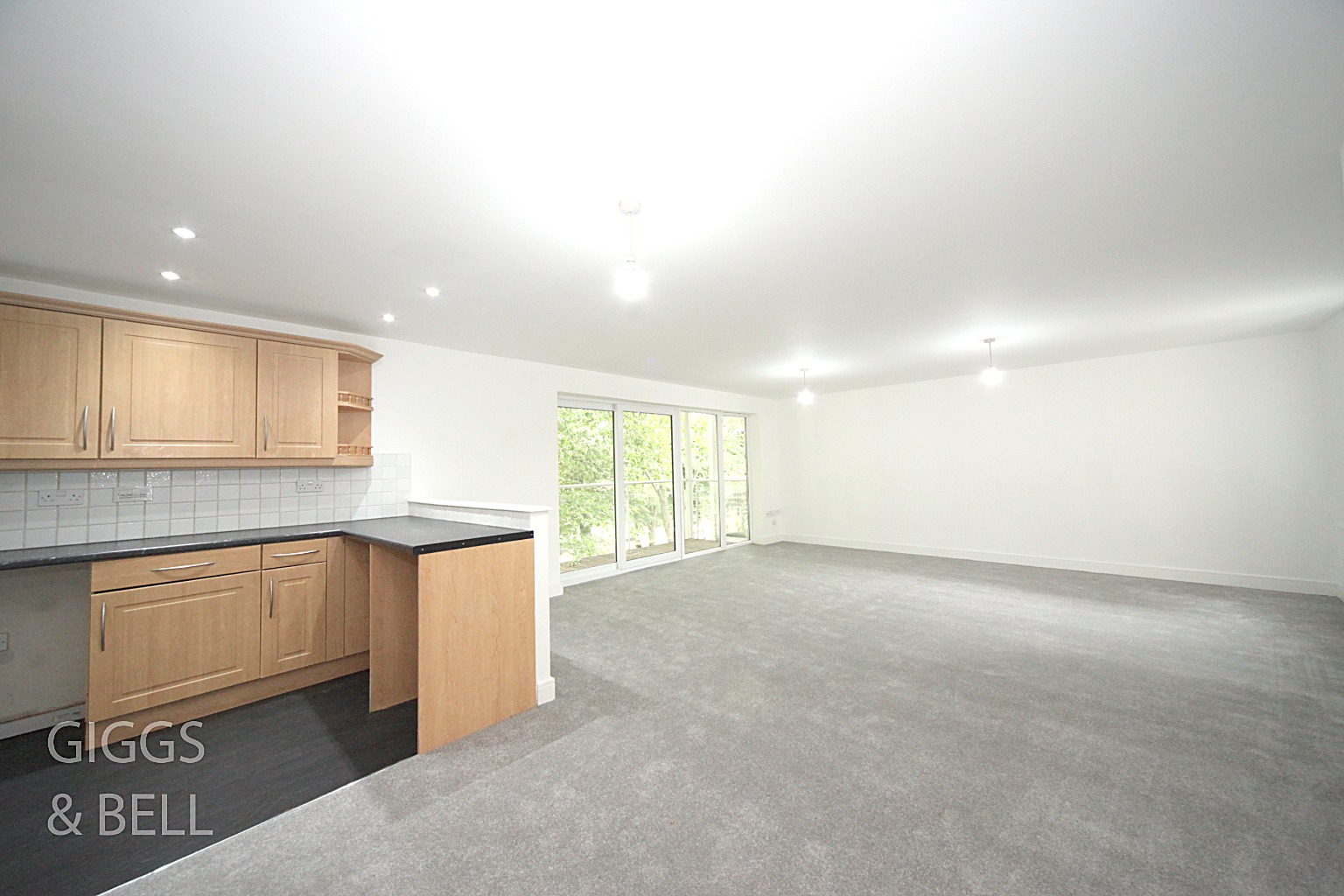 2 bed flat for sale in Primrose Close, Luton 6