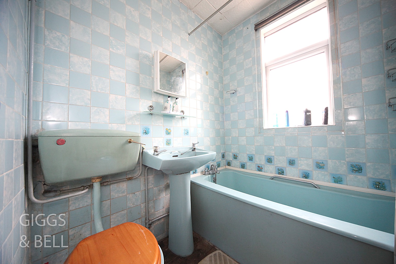 3 bed end of terrace house for sale in Crawley Green Road, Luton  - Property Image 13