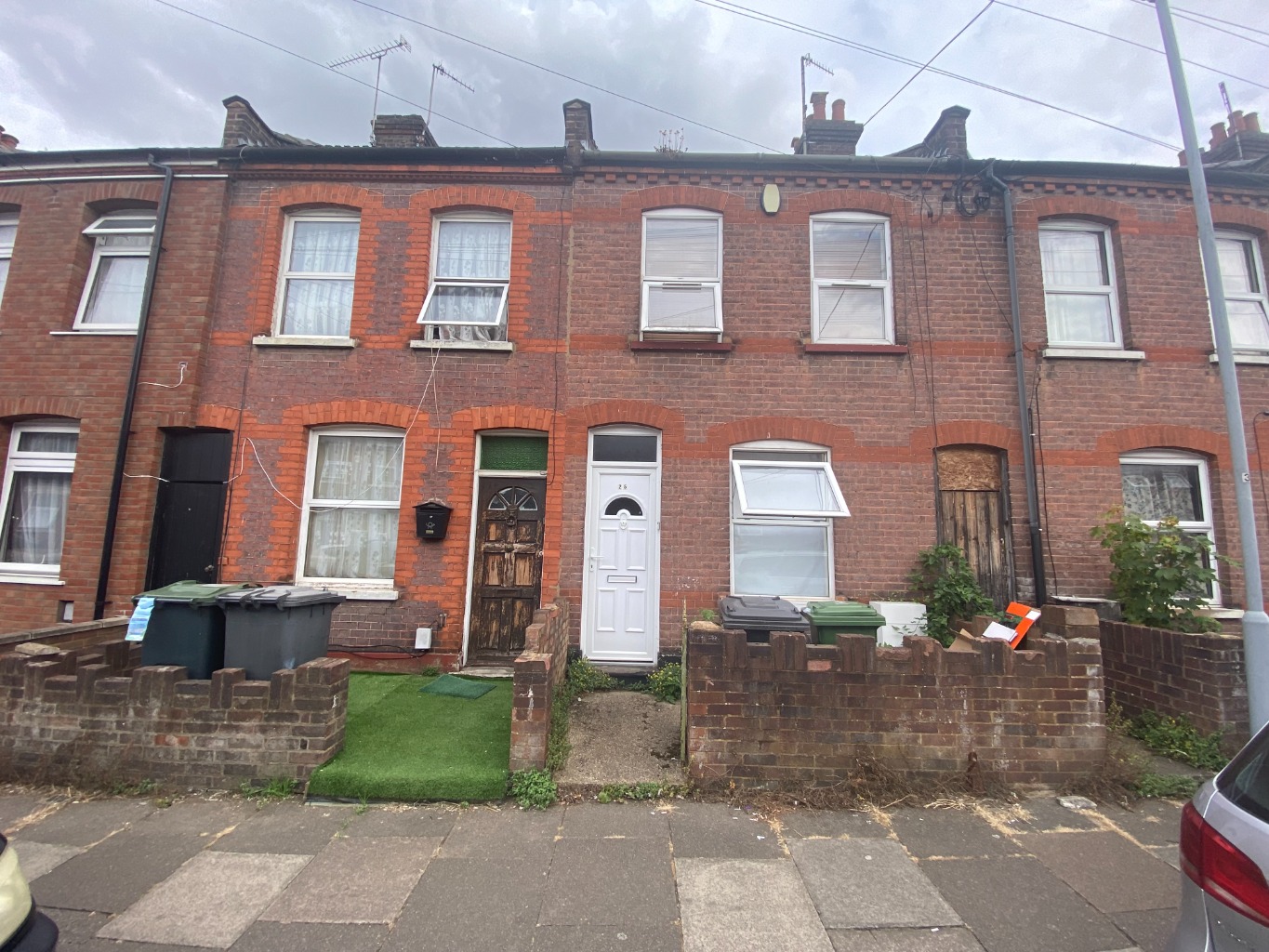2 bed terraced house for sale in Naseby Road, Luton - Property Image 1
