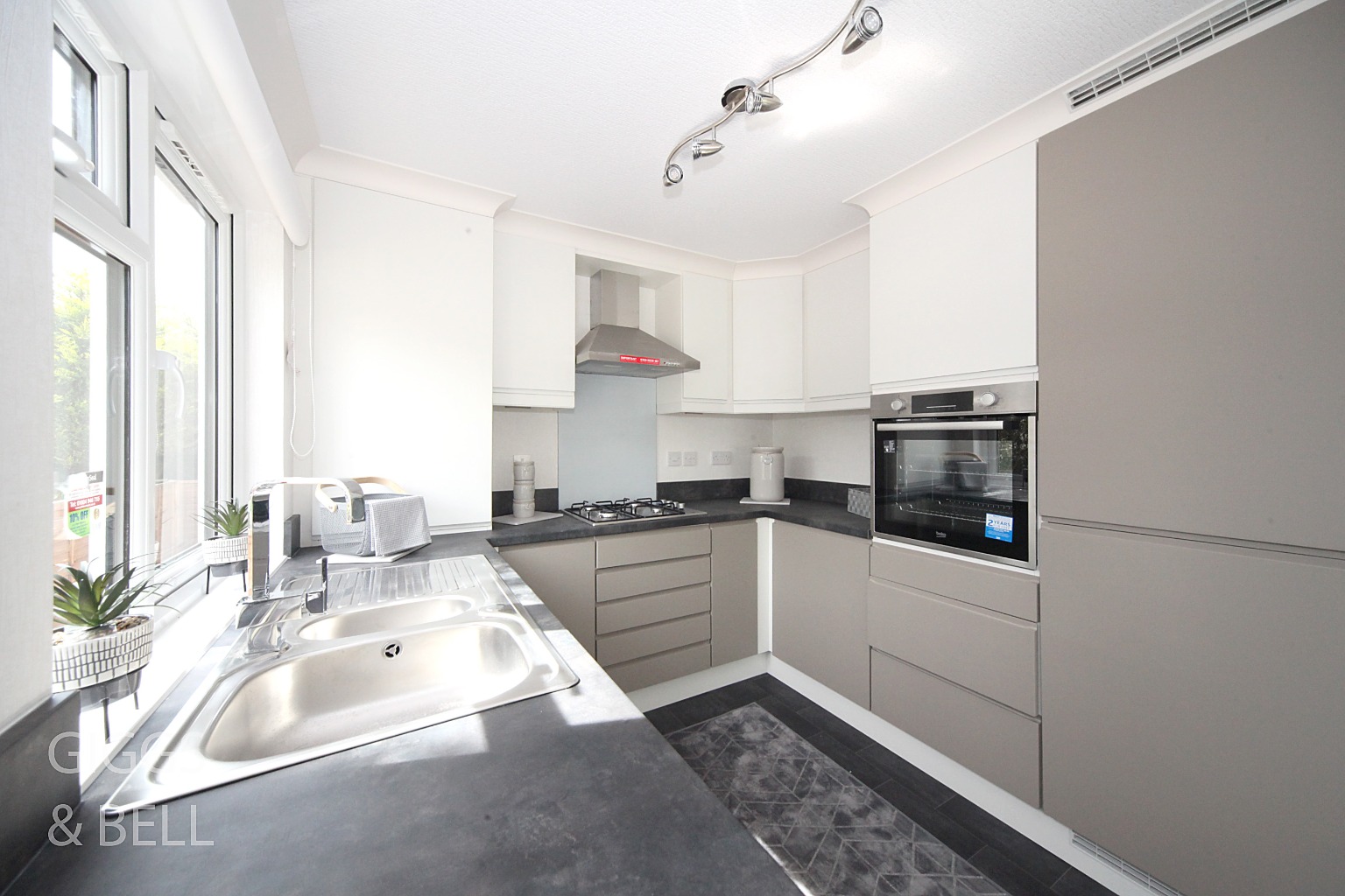 2 bed park home for sale in Bower Heath Lane, Harpenden 7