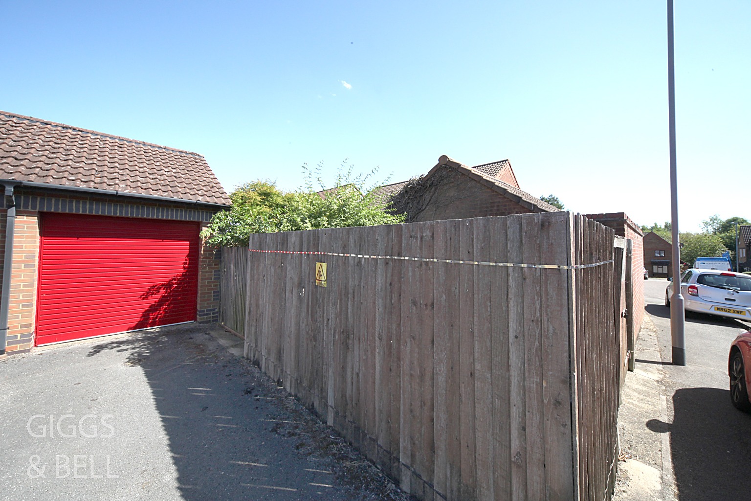 3 bed terraced house for sale in Malthouse Green, Luton 19